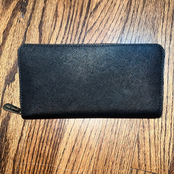 🚨Almost new Michael Kors Wallet - Picture 5 of 7